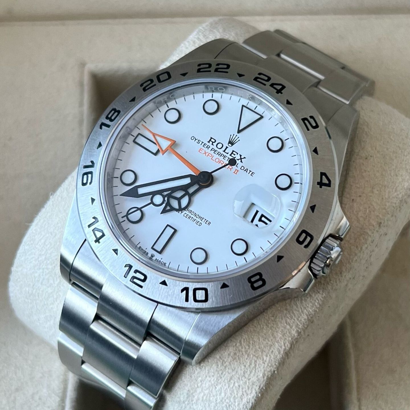 Rolex Explorer II 226570 (2022) - Wit wijzerplaat 42mm Staal (3/5)