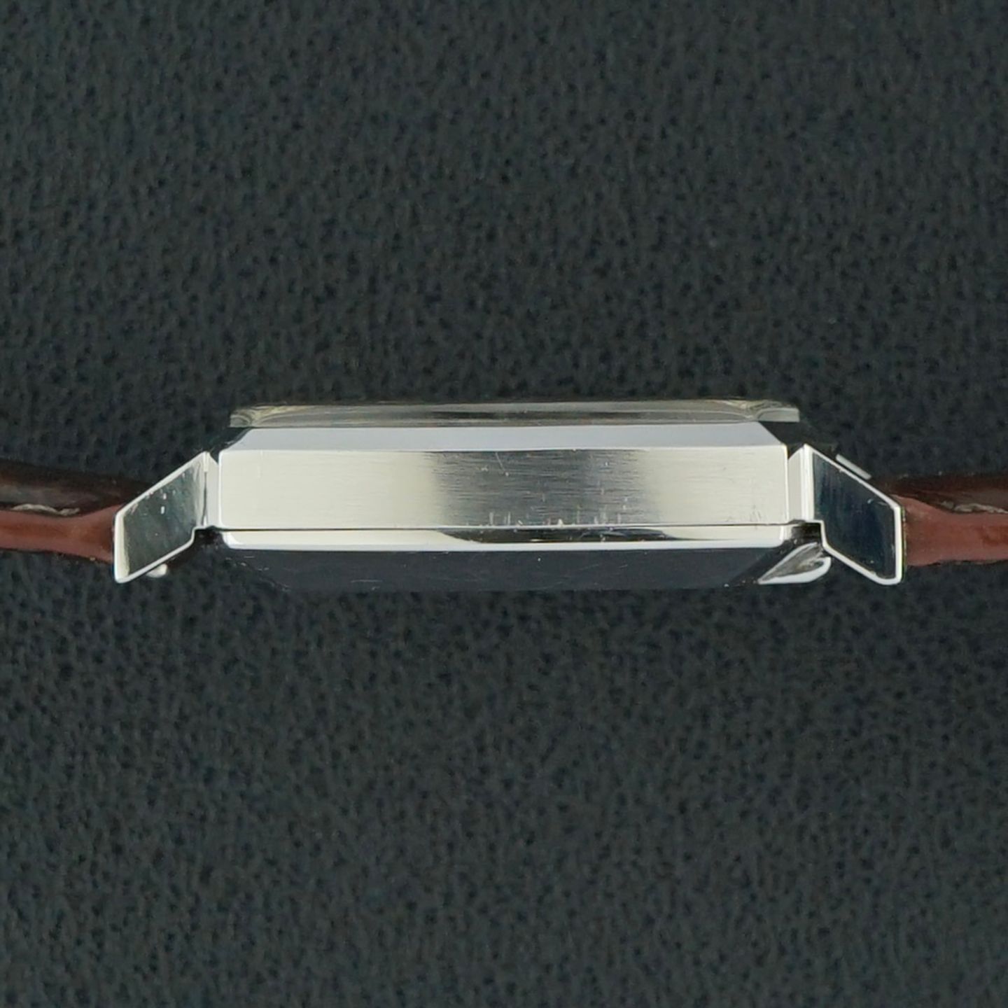 Omega Genève 162.0010 - (5/8)