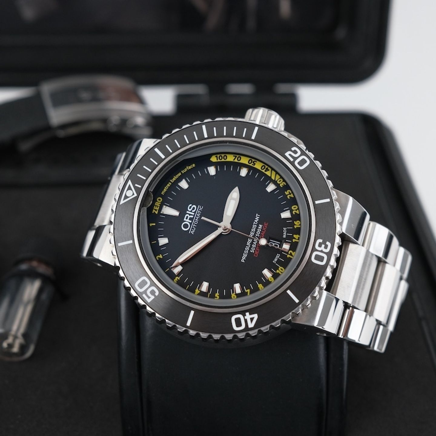 Oris Aquis Depth Gauge 01 733 7675 4154-Set RS (2016) - Zwart wijzerplaat 46mm Staal (4/8)
