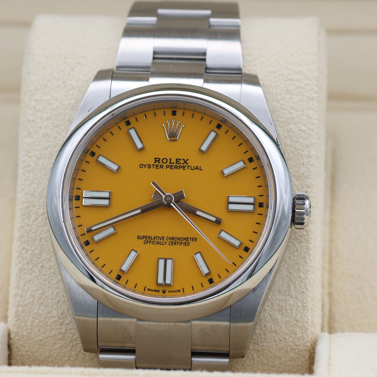Rolex Oyster Perpetual 41 124300 (2021) - Yellow dial 41 mm Steel case (1/8)