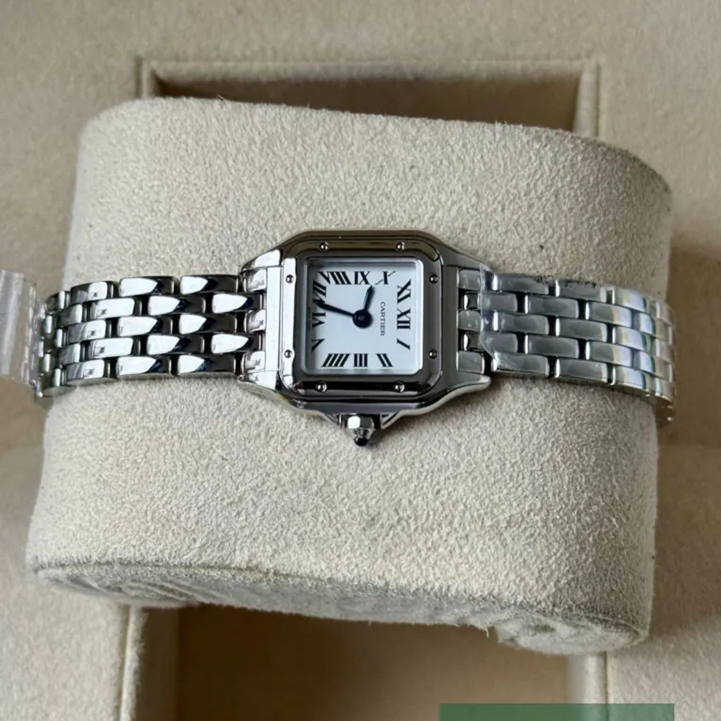 Cartier Panthère WSPN0012 (2026) - Silver dial 25 mm Steel case (4/7)