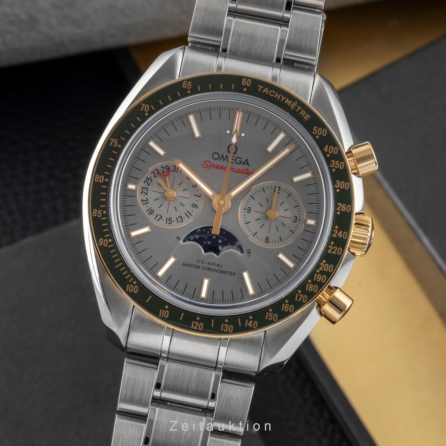 Omega Speedmaster Moonphase 304.23.44.52.06.001 - (1/8)