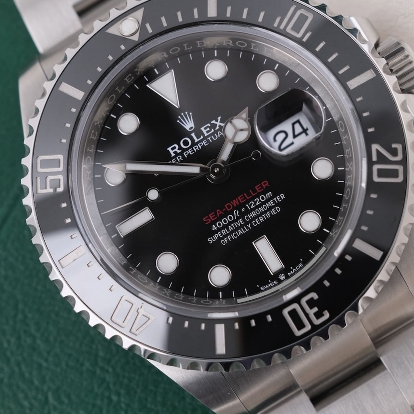 Rolex Sea-Dweller 126600 (2020) - Black dial 43 mm Steel case (5/8)