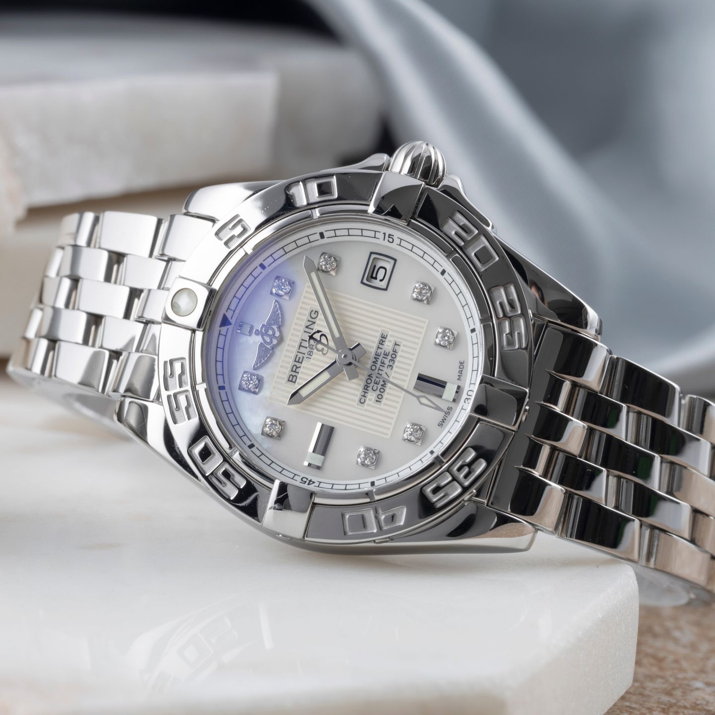 Breitling Galactic 32 A71356L2.A708.116X (Unknown (random serial)) - White dial 32 mm Steel case (2/8)