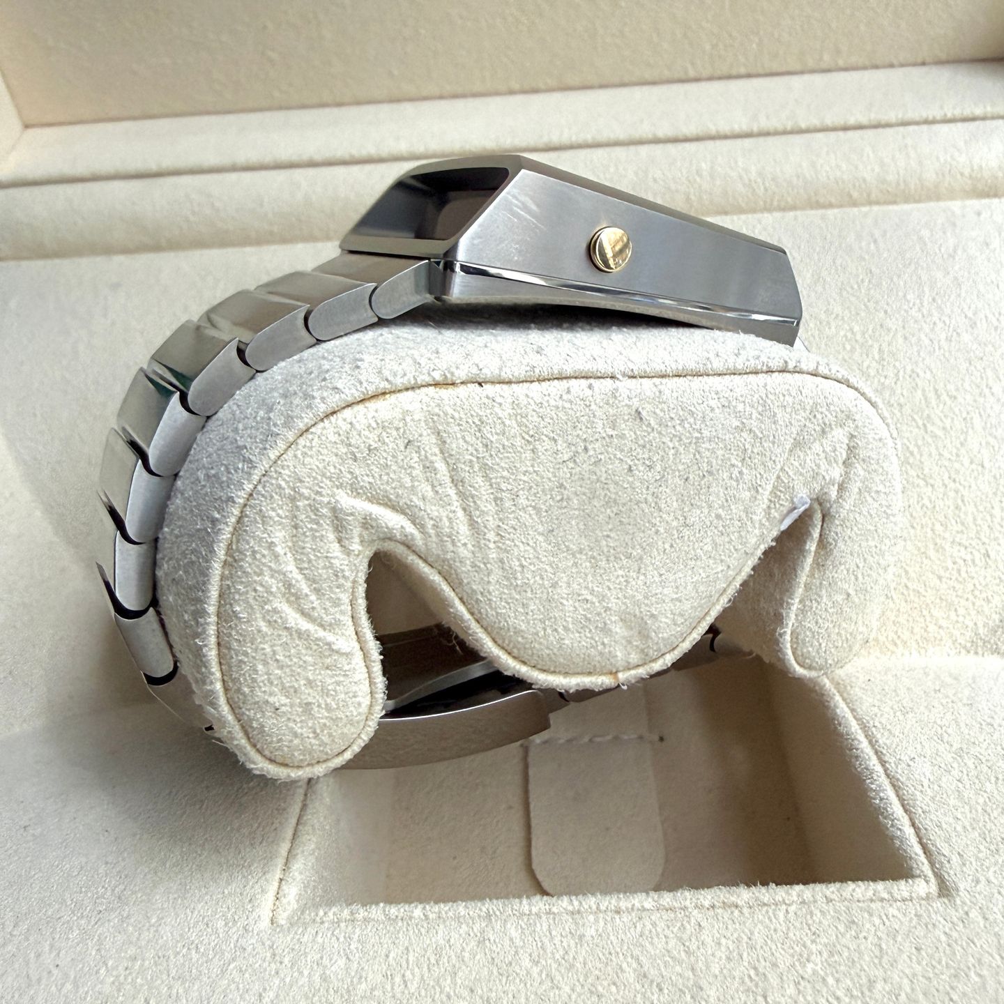 Girard-Perregaux Unknown 39800-21-3199-6CM (2024) - Zwart wijzerplaat Onbekend Titanium (8/14)