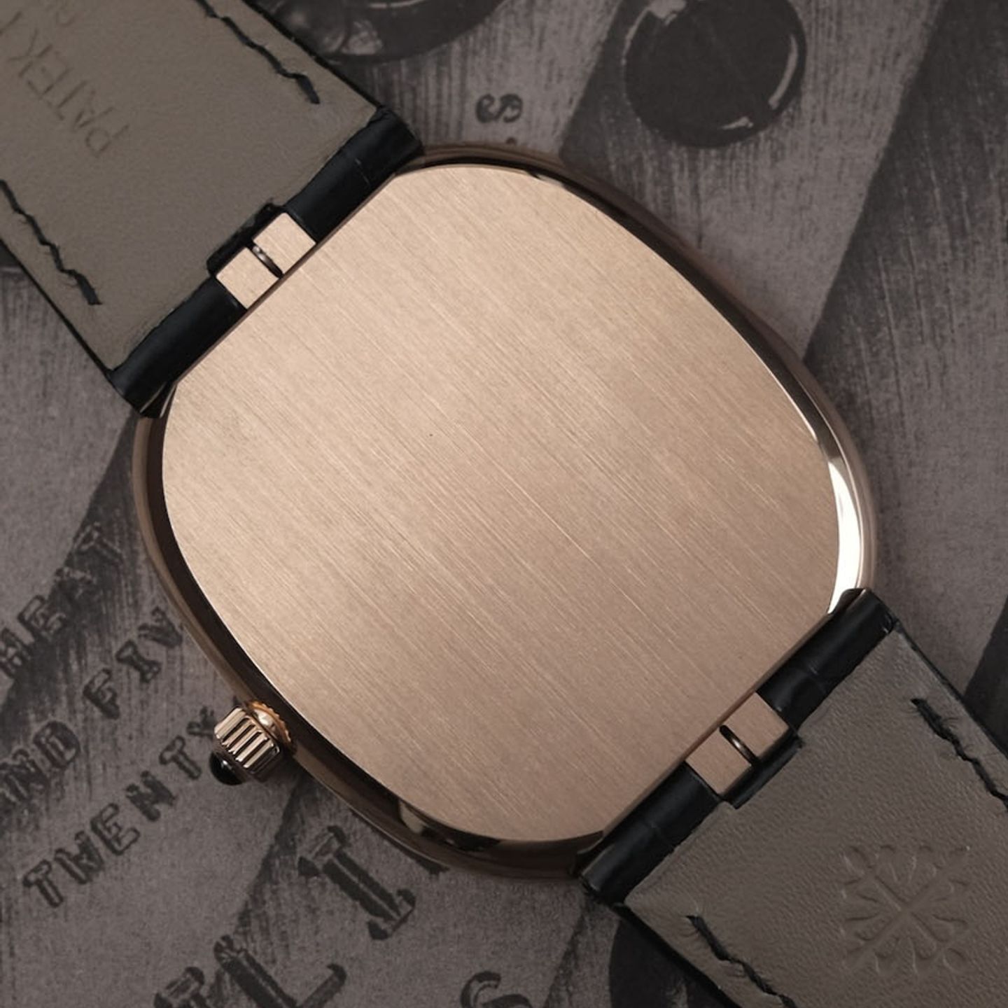 Patek Philippe Golden Ellipse 5738R-001 - (5/8)