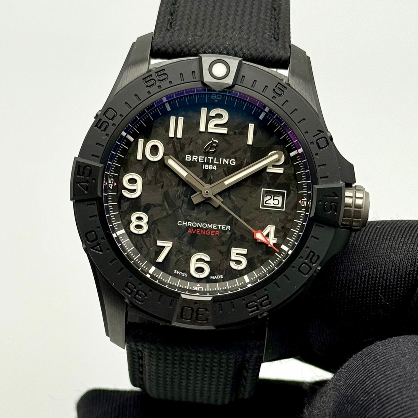 Breitling Avenger S17328101B1X1 (2024) - Black dial 42 mm Titanium case (6/16)