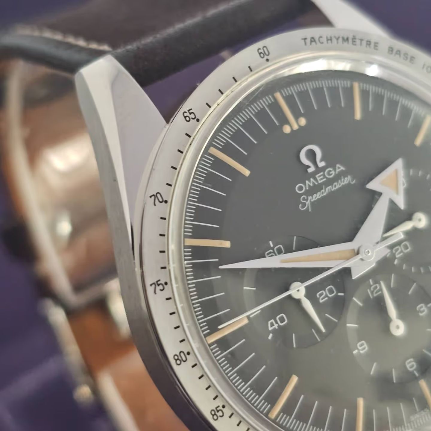 Omega Speedmaster Professional Moonwatch 311.10.39.30.01.001 - (2/4)