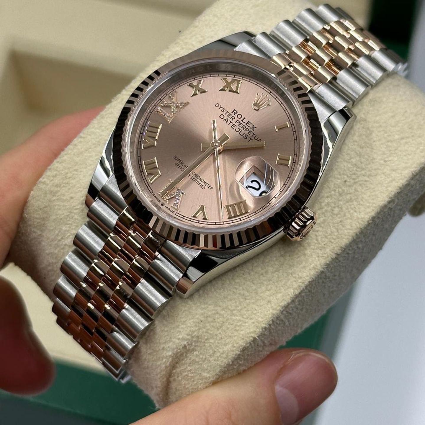 Rolex Datejust 126231 (2026) - 44mm Goud/Staal (9/10)