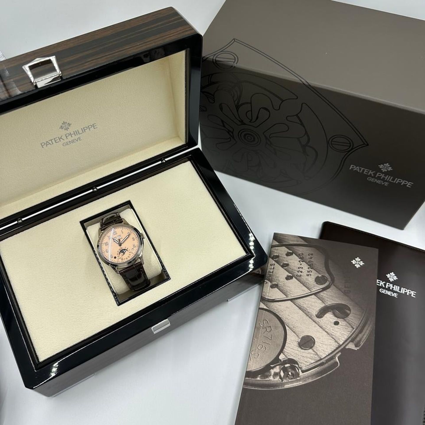 Patek Philippe Perpetual Calendar 5320G-011 - (2/10)