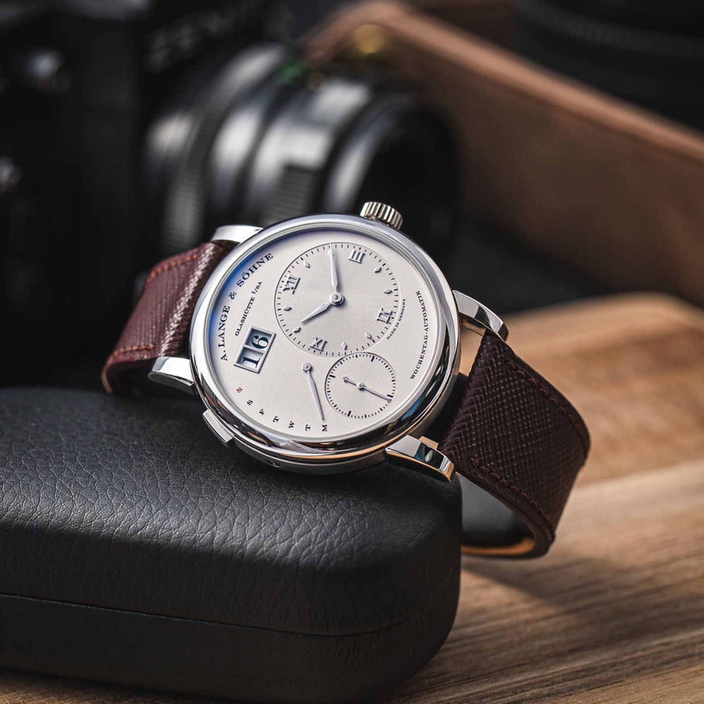 A. Lange & Söhne Lange 1 101.001 (Unknown (random serial)) - Silver dial 40 mm Yellow Gold case (1/8)