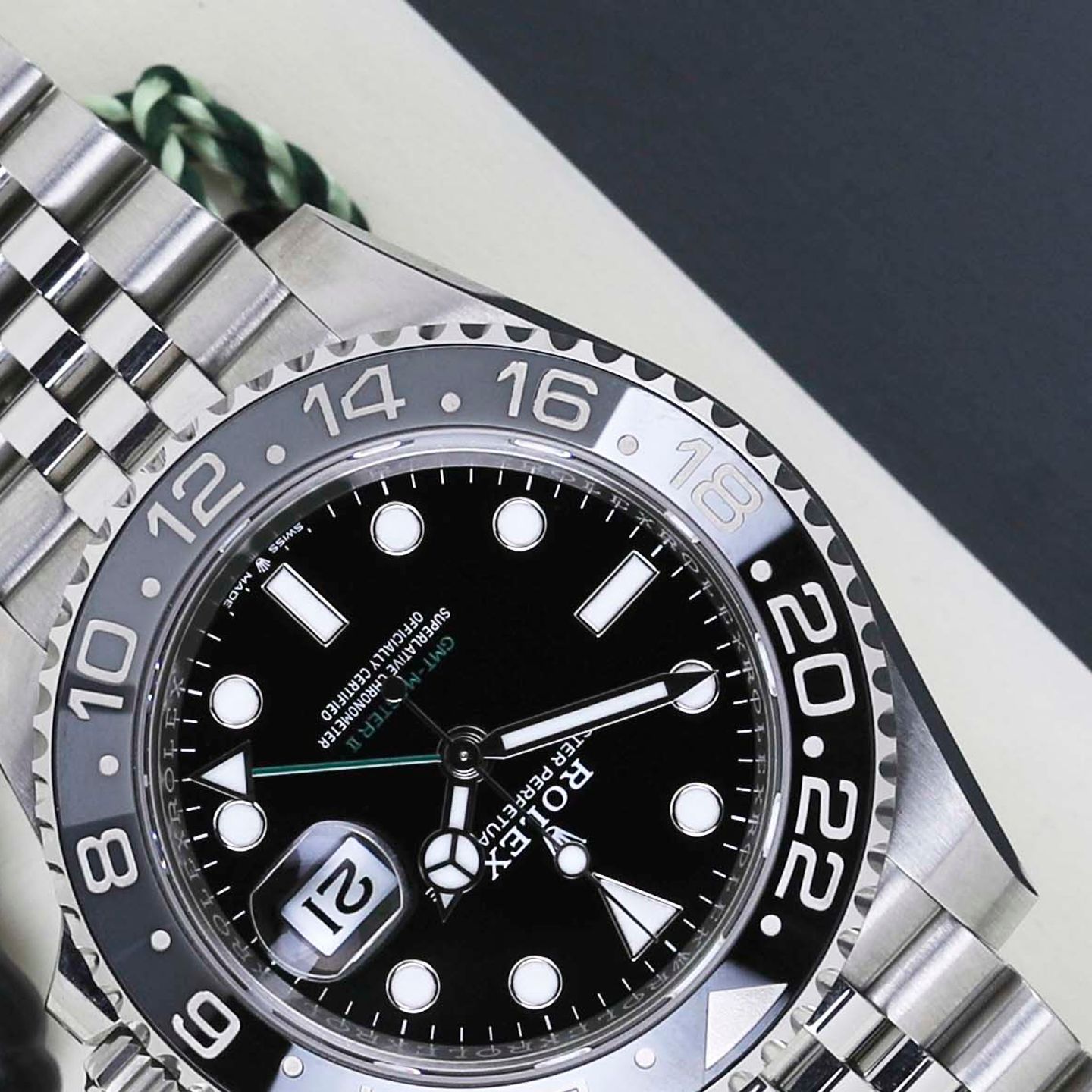 Rolex GMT-Master II 126710GRNR (2024) - Black dial 40 mm Steel case (4/8)