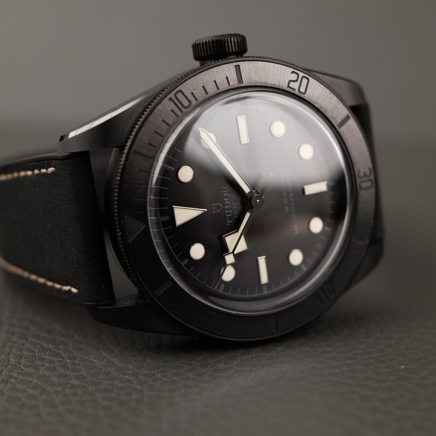 Tudor Black Bay 79210CNU (2022) - Black dial 41 mm Ceramic case (2/8)