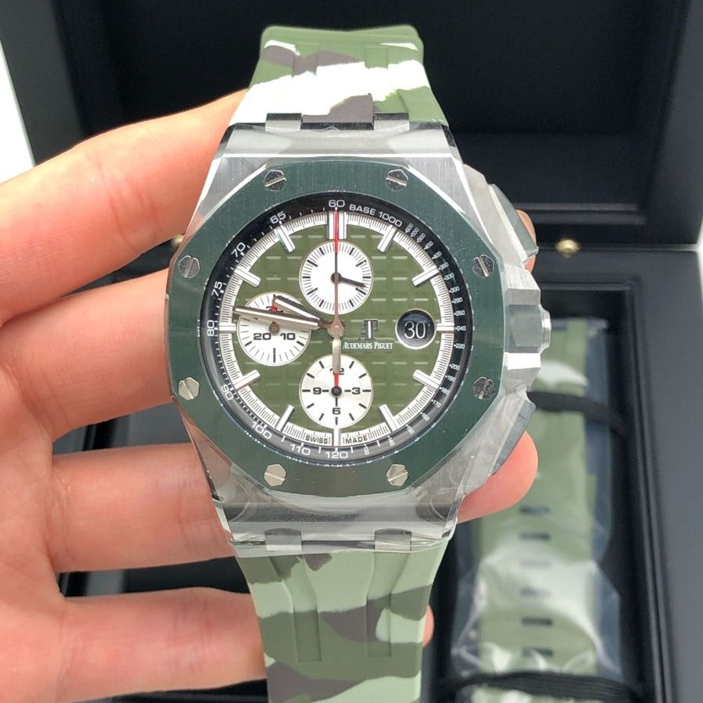 Audemars Piguet Royal Oak Offshore 26400SO.OO.A055CA.01 (2021) - Green dial 43 mm Steel case (4/8)