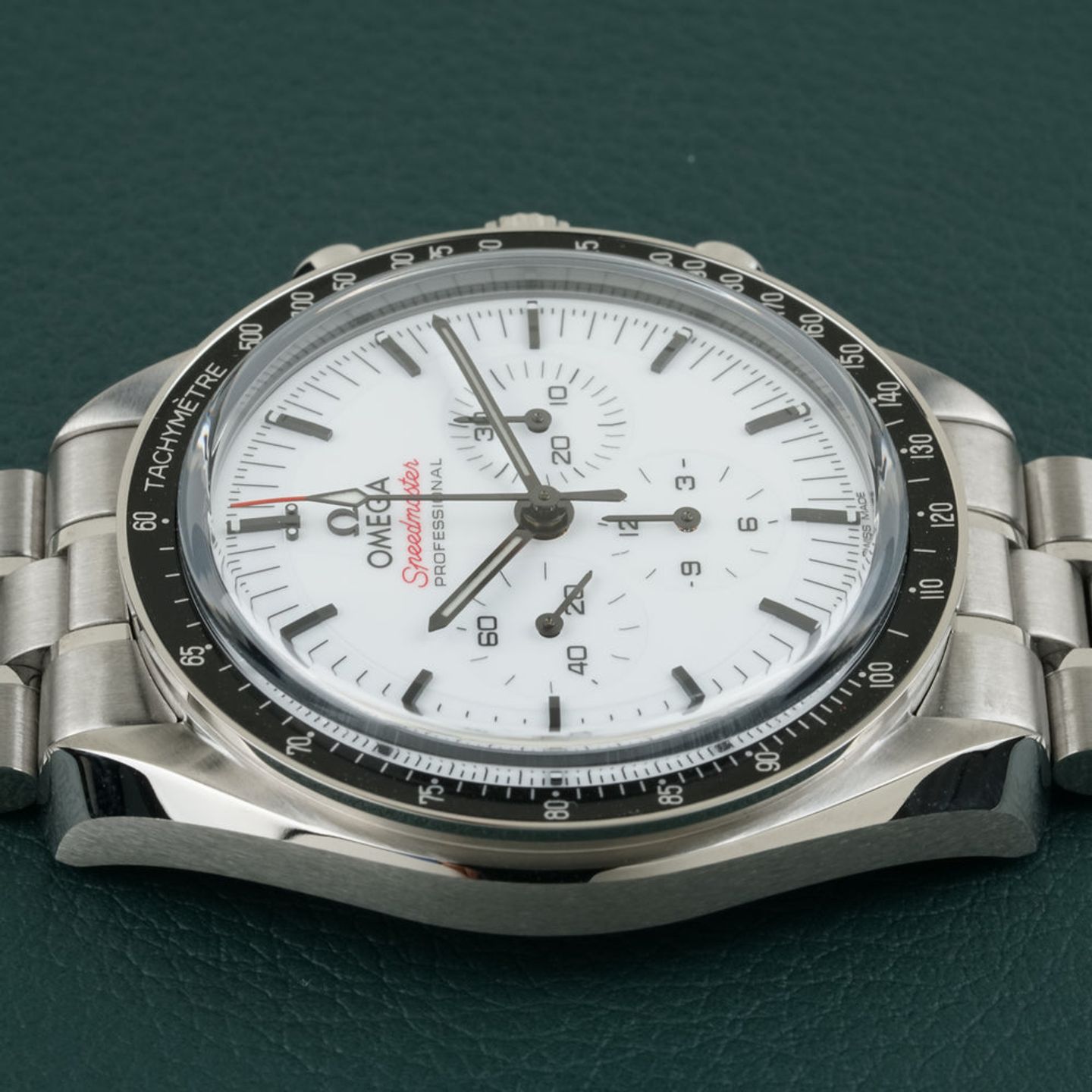 Omega Speedmaster Professional Moonwatch 310.30.42.50.04.001 (2026) - White dial 42 mm Steel case (5/8)