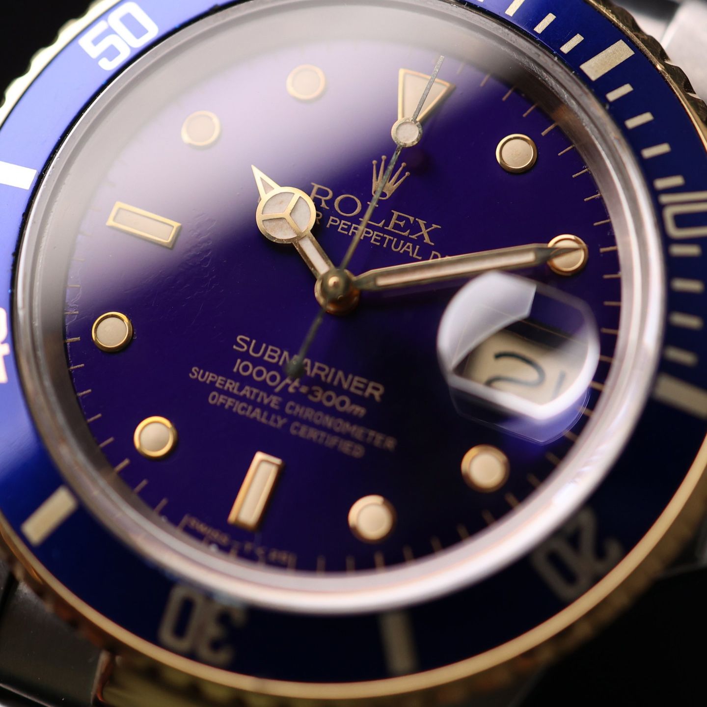 Rolex Submariner Date 16803 (1988) - 40 mm Gold/Steel case (5/5)