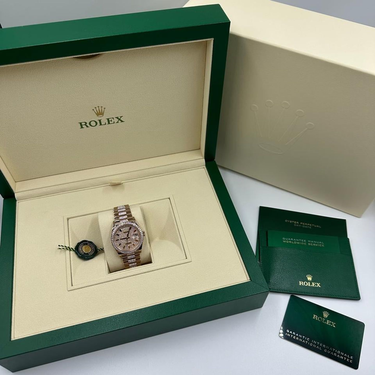 Rolex Day-Date 128345RBR (2024) - Pink dial 43 mm Rose Gold case (2/10)