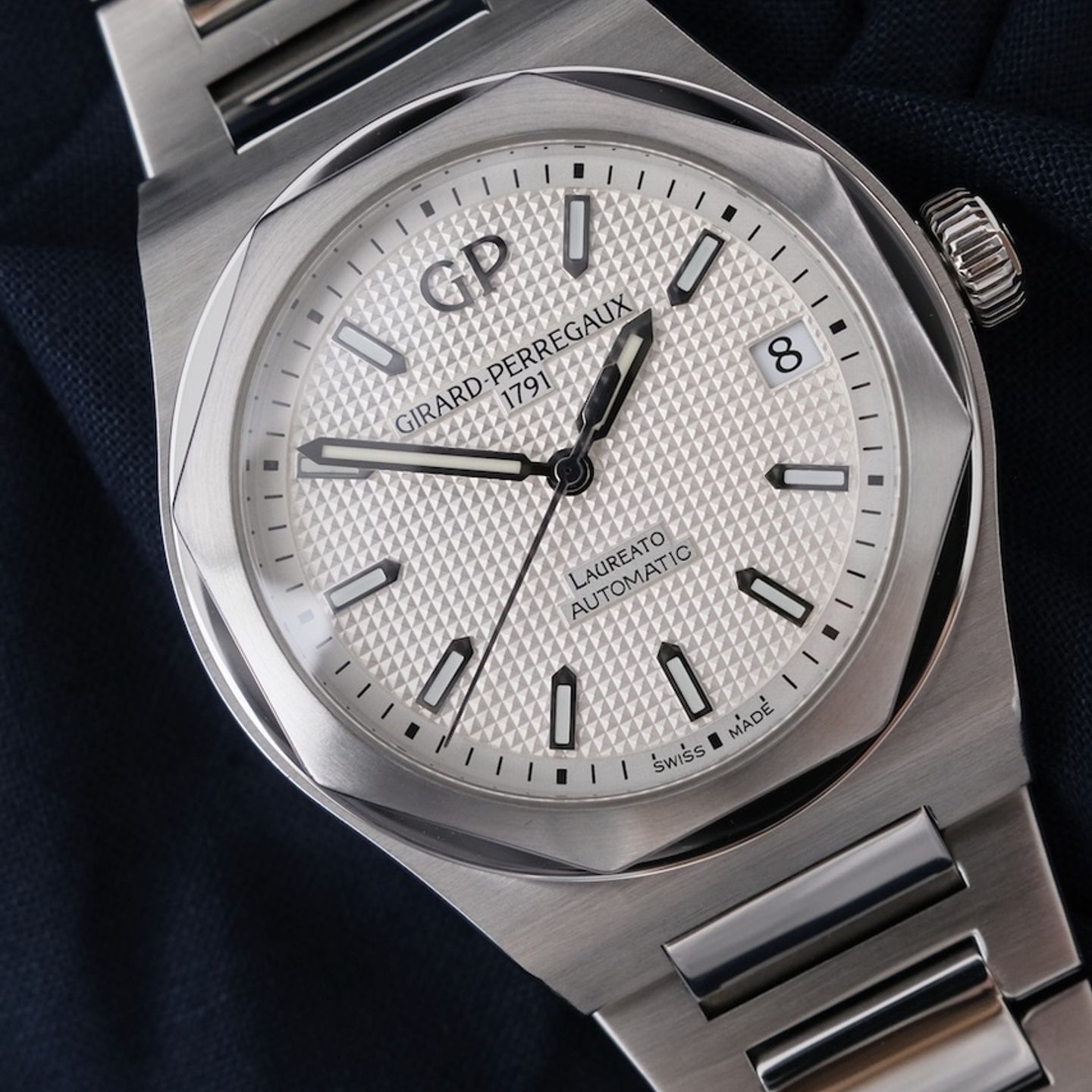 Girard-Perregaux Laureato 81010-11-131-11A - (7/8)