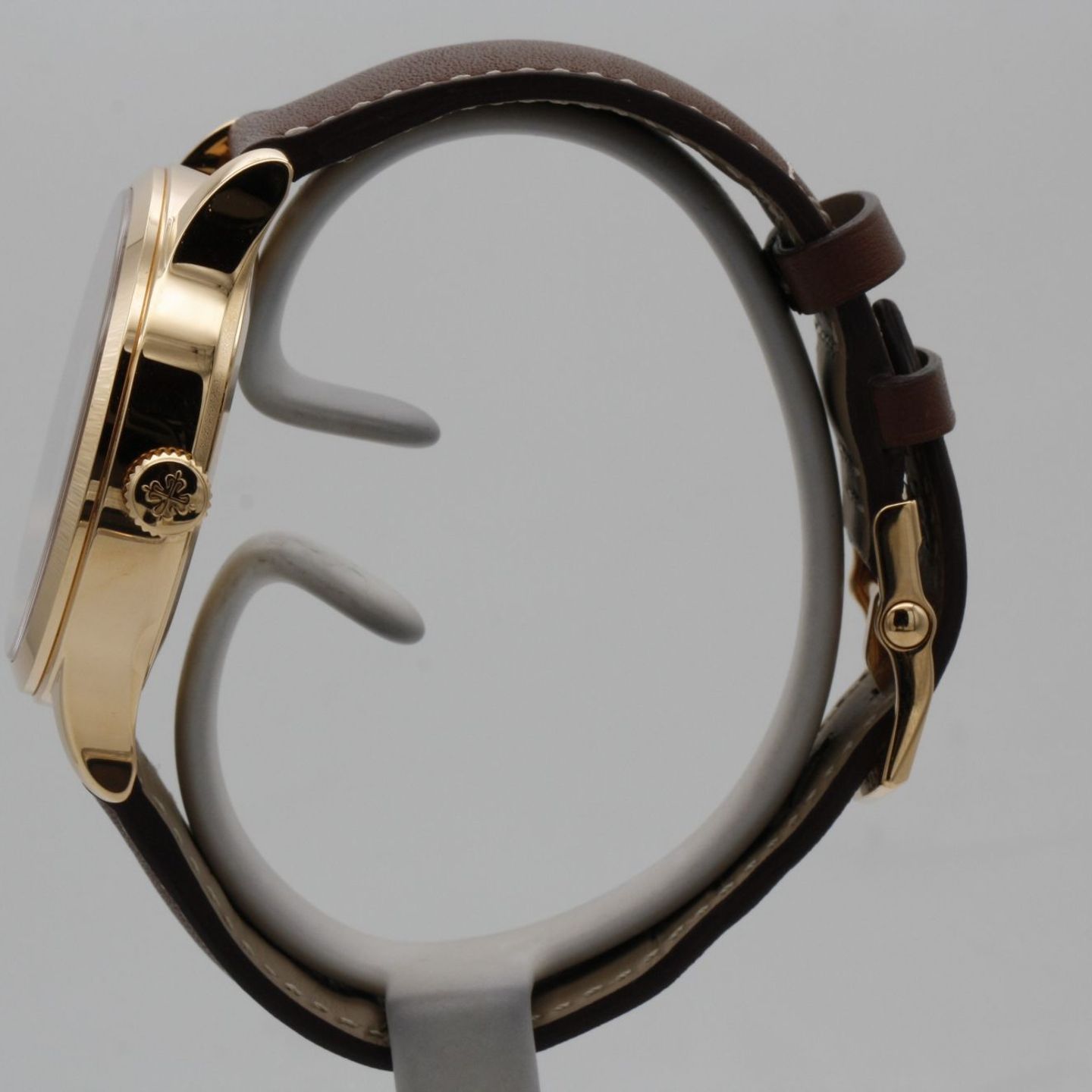 Patek Philippe Calatrava 5524R-001 (2021) - Black dial 42 mm Rose Gold case (3/8)