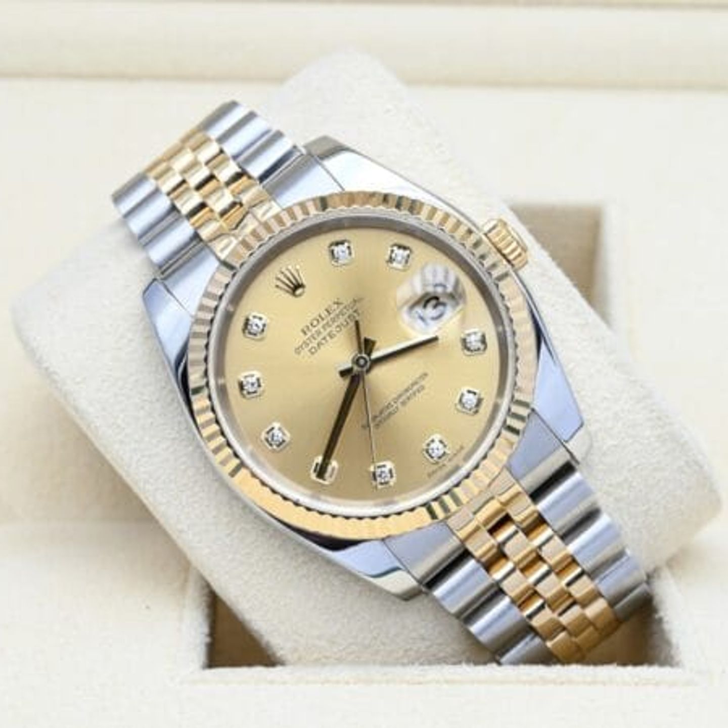 Rolex Datejust 36 116233 (2004) - Champagne wijzerplaat 36mm Goud/Staal (1/7)