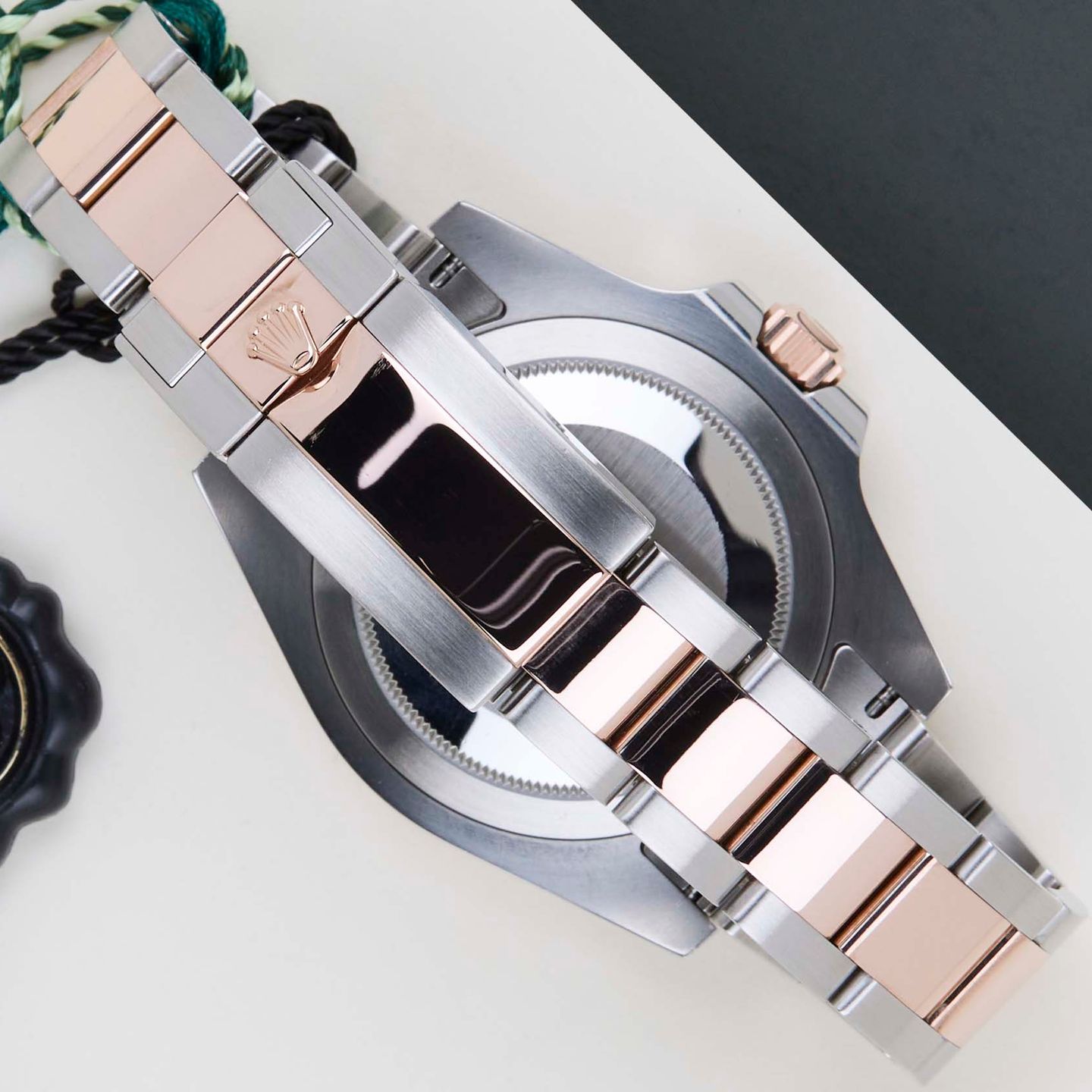 Rolex GMT-Master II 126711CHNR (2020) - Black dial 40 mm Gold/Steel case (6/8)