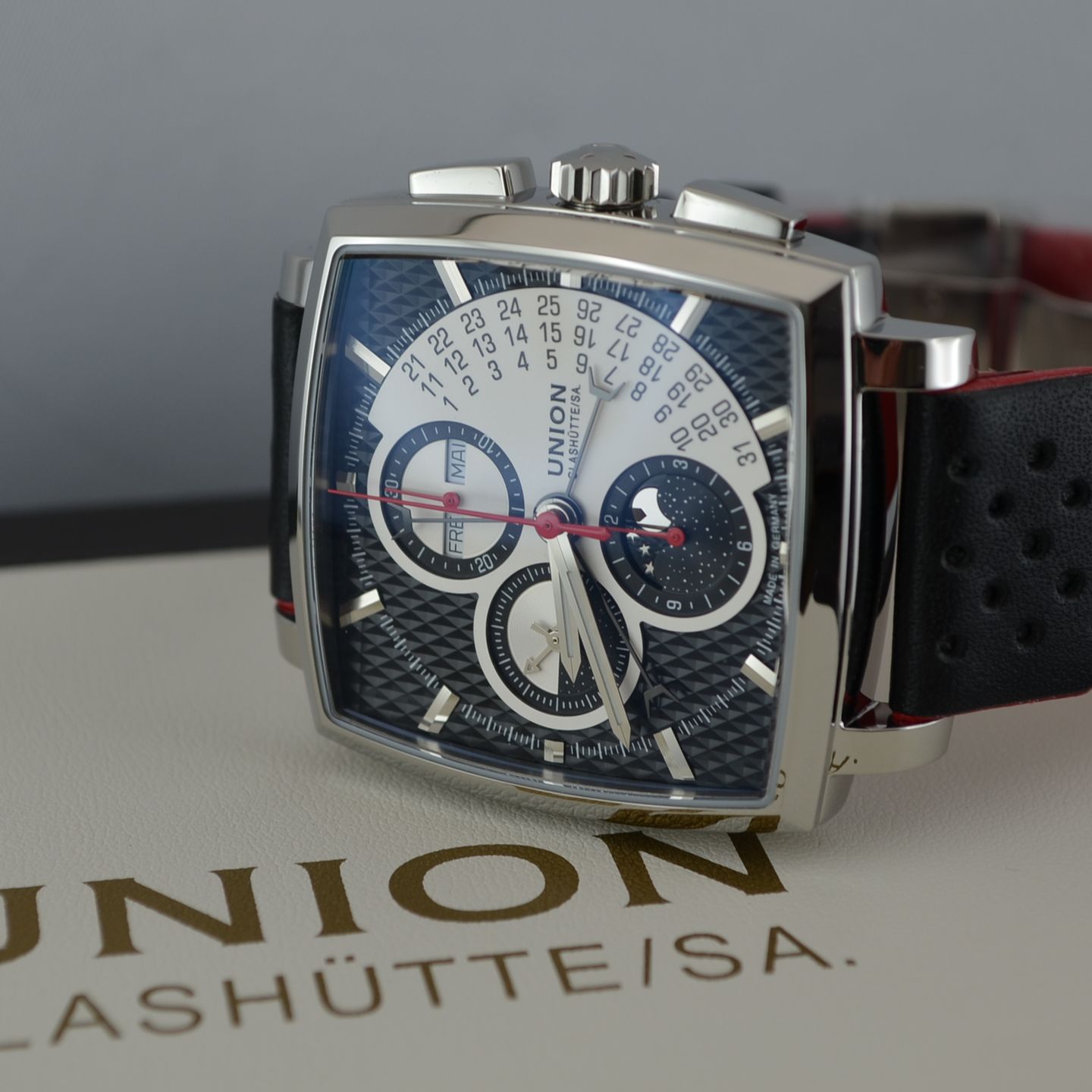 Union Glashütte Averin D015.525.16.051.00 - (4/6)