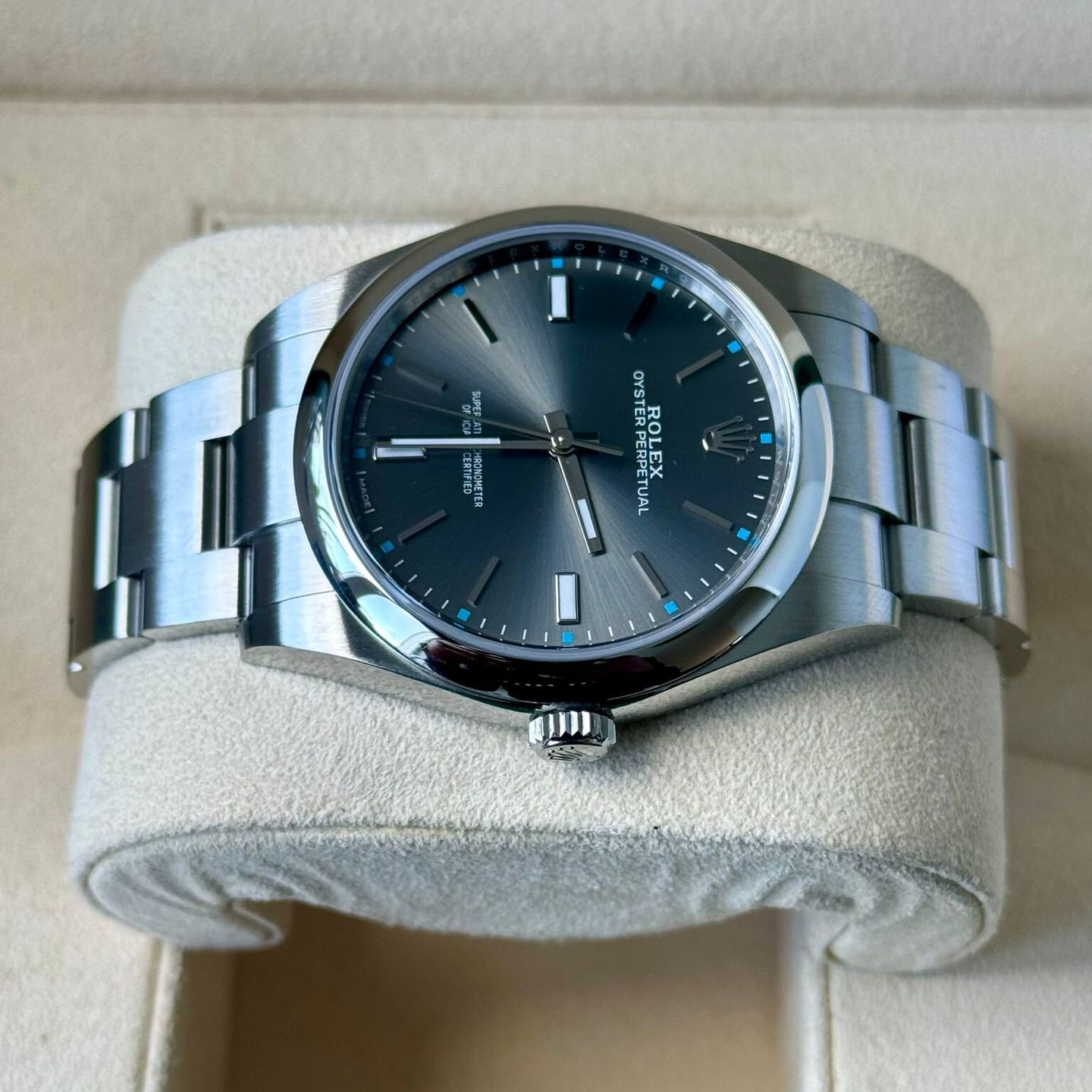 Rolex Oyster Perpetual 39 114300 - (4/7)