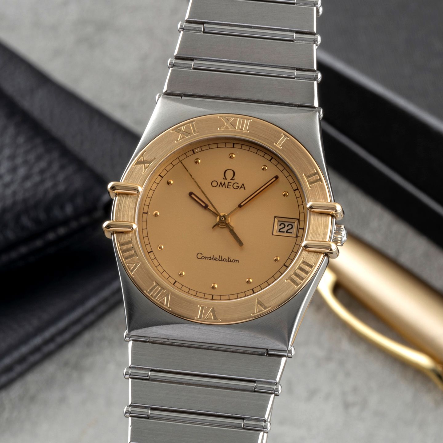 Omega Constellation 396.1076 (1982) - Silver dial 33 mm Steel case (3/8)