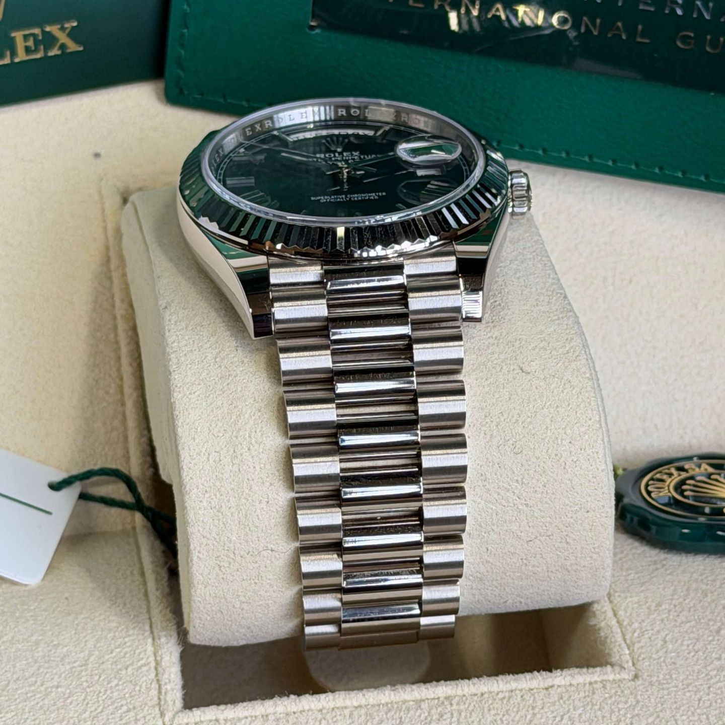 Rolex Day-Date 40 228239 (2025) - Blue dial 40 mm White Gold case (5/7)