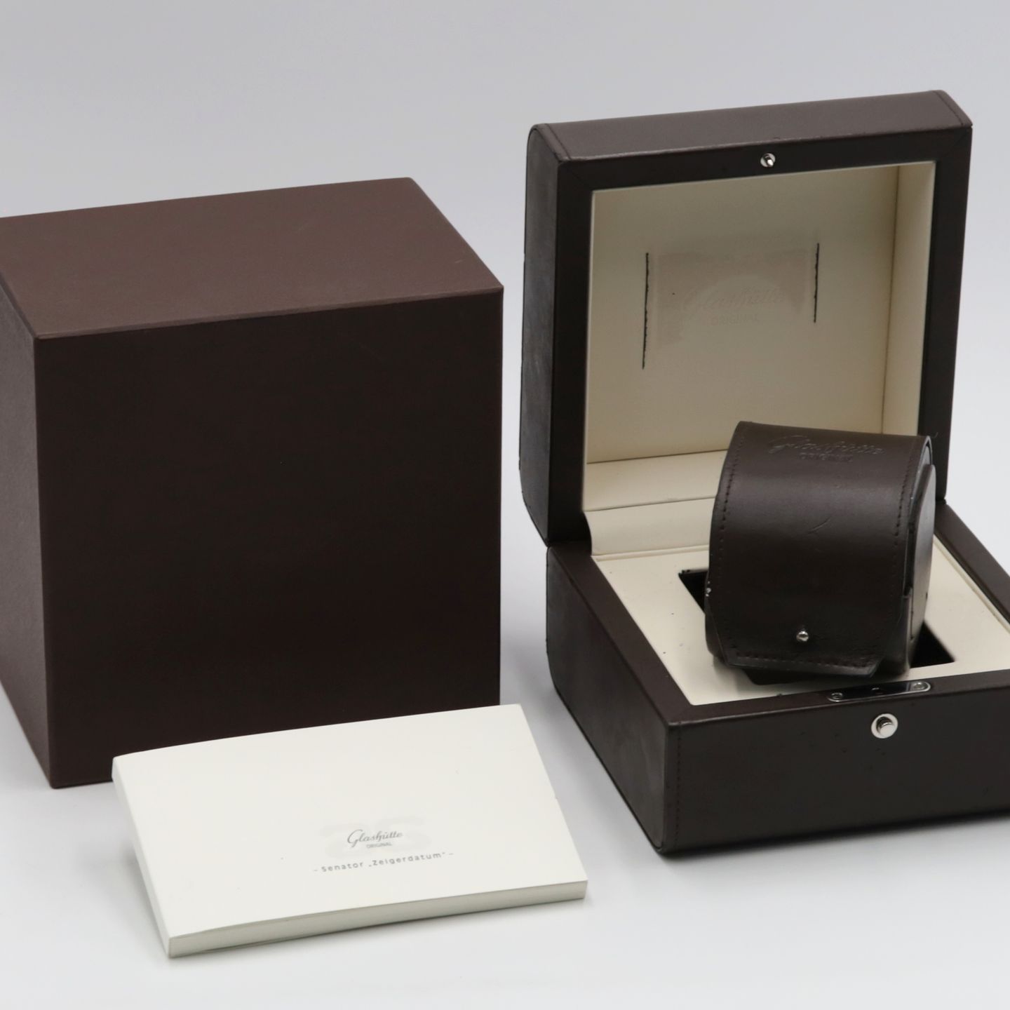 Glashütte Original Senator Hand Date 1-39-58-02-02-04 (Unknown (random serial)) - Silver dial 40 mm Steel case (8/8)