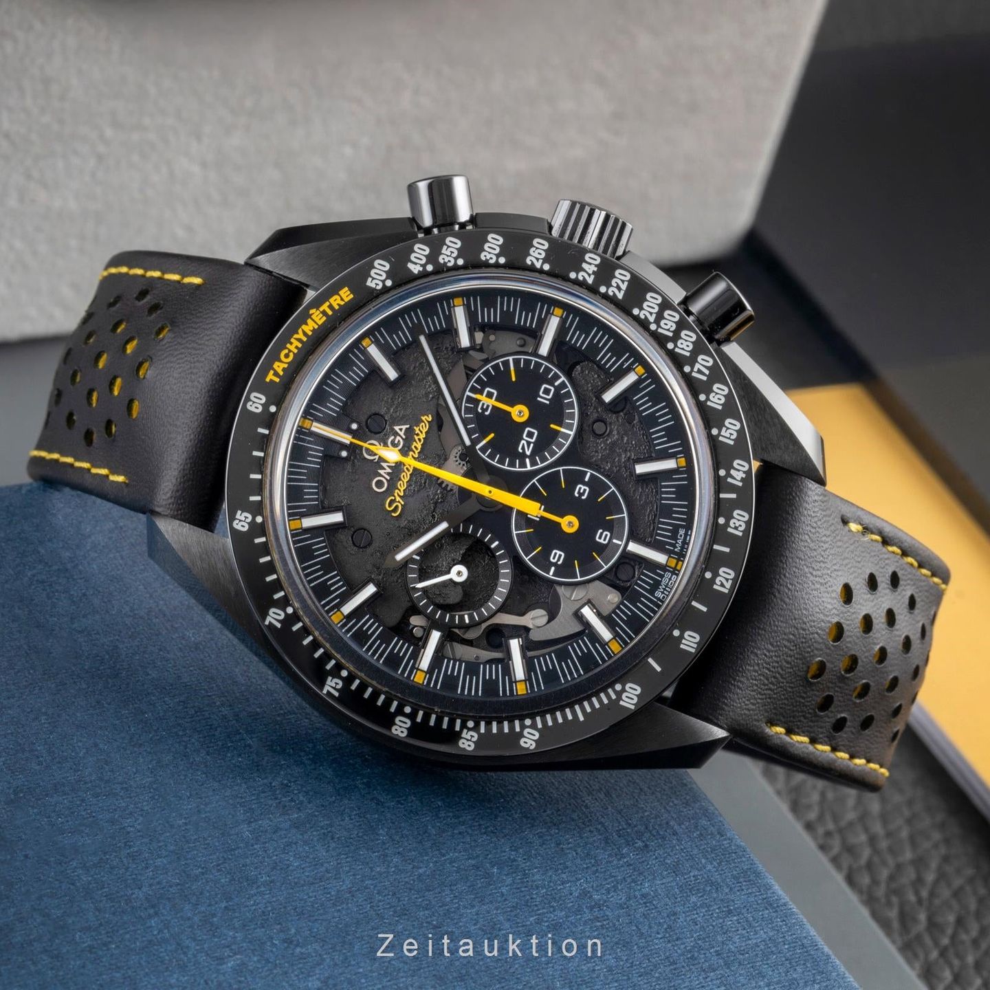 Omega Speedmaster Professional Moonwatch 311.92.44.30.01.001 - (2/8)