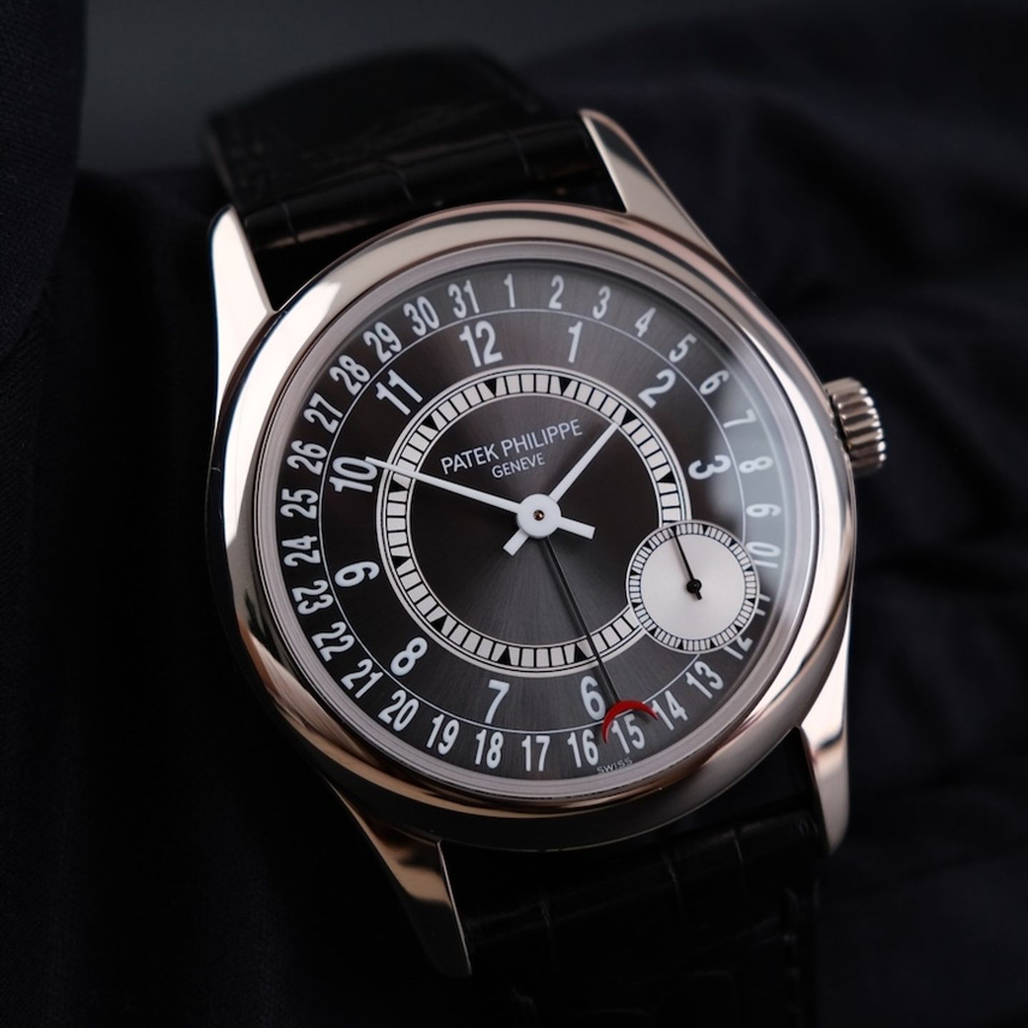 Patek Philippe Calatrava 6000G (2011) - Black dial 38 mm White Gold case (1/8)