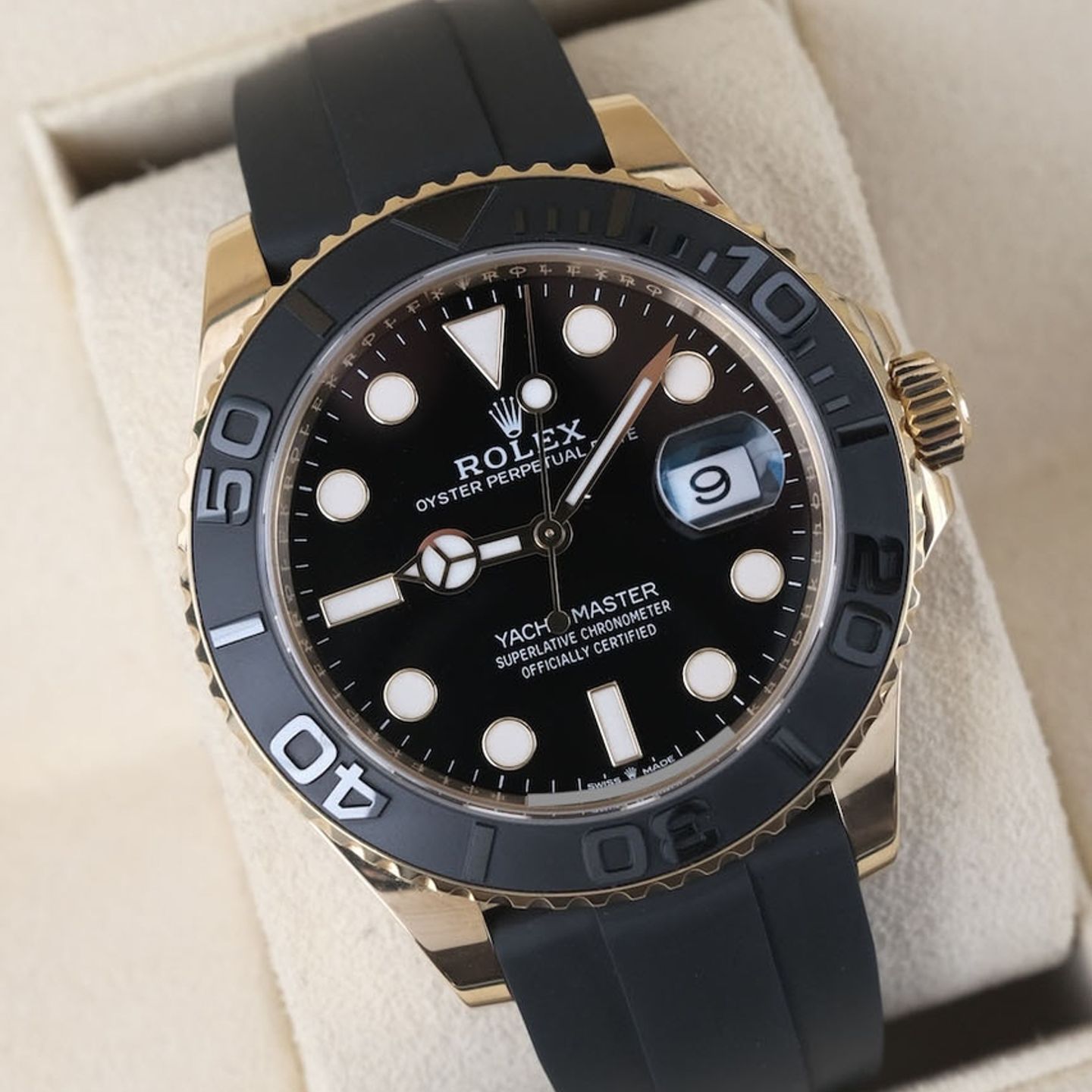 Rolex Yacht-Master 42 226658 (2022) - Black dial 42 mm Yellow Gold case (2/8)