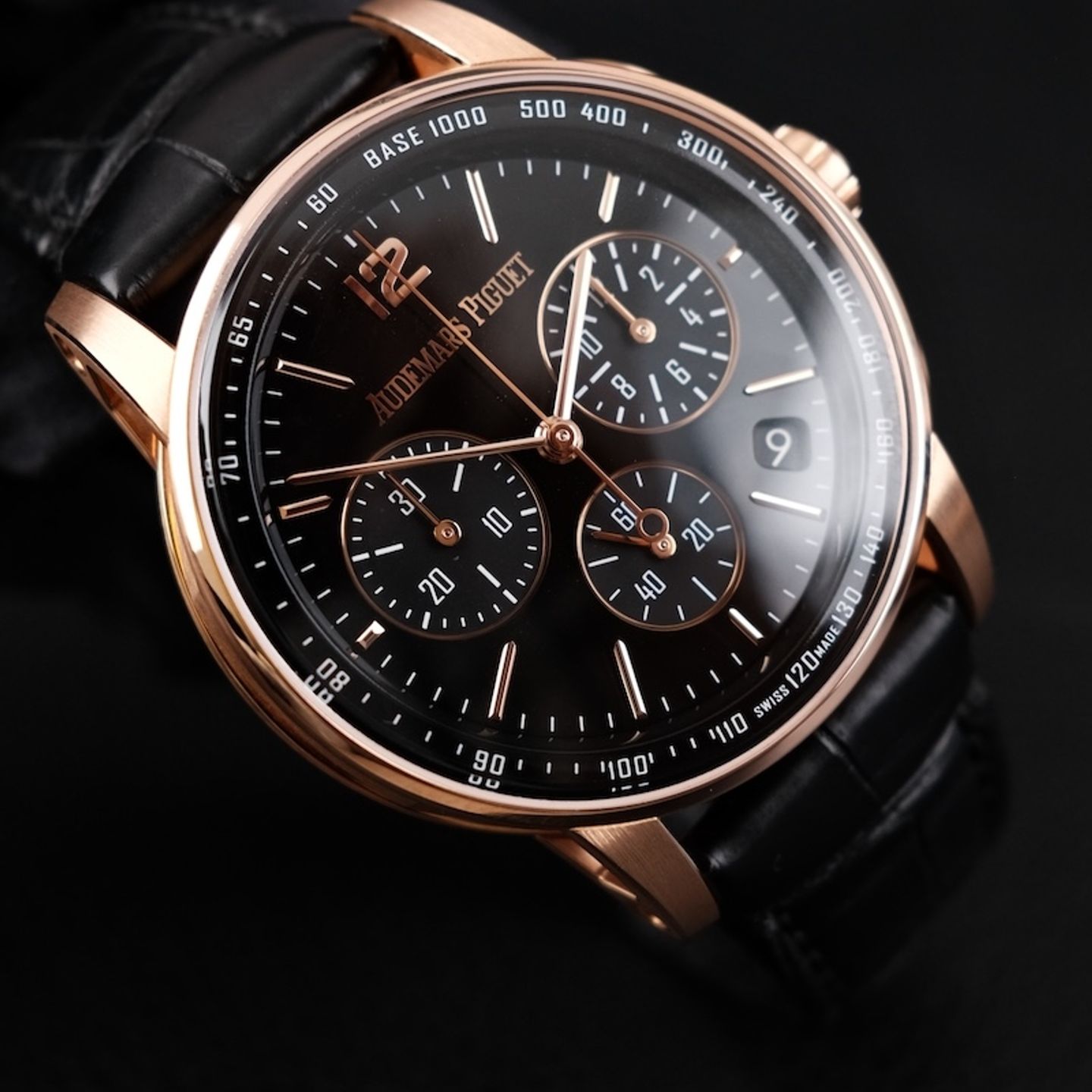 Audemars Piguet CODE 11.59 26393OR.OO.A002CR.01 (2023) - Black dial 41 mm Rose Gold case (1/8)