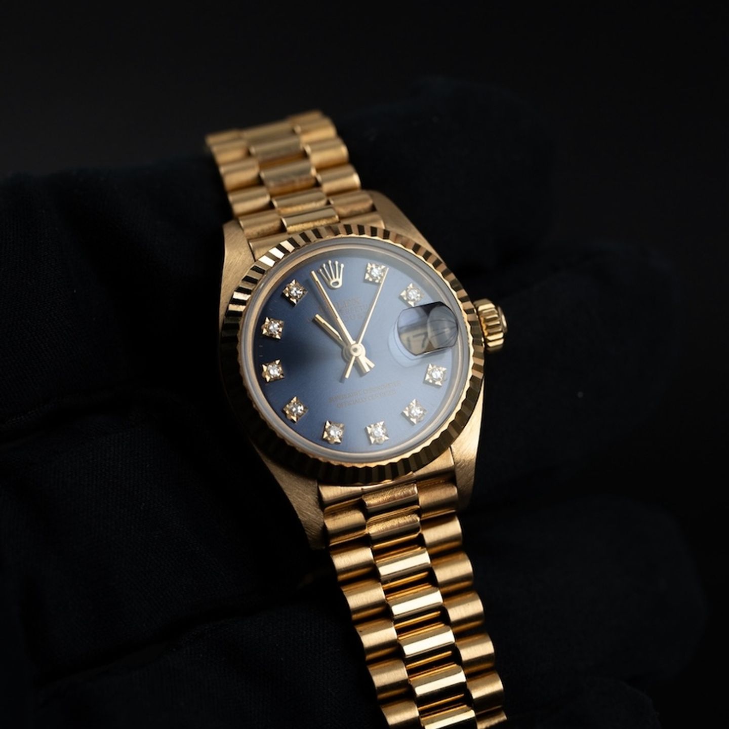 Rolex Lady-Datejust 69178 (1990) - Blue dial 26 mm Yellow Gold case (2/8)
