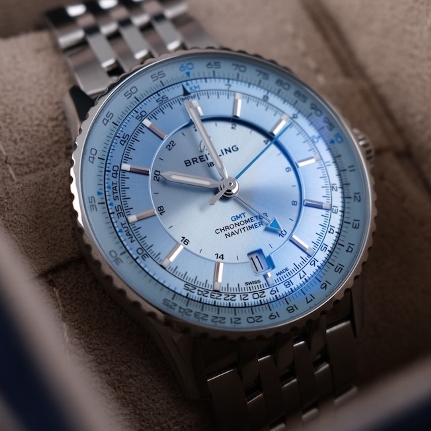 Breitling Navitimer GMT A32310171C1A1 (2024) - Blue dial 41 mm Steel case (1/8)