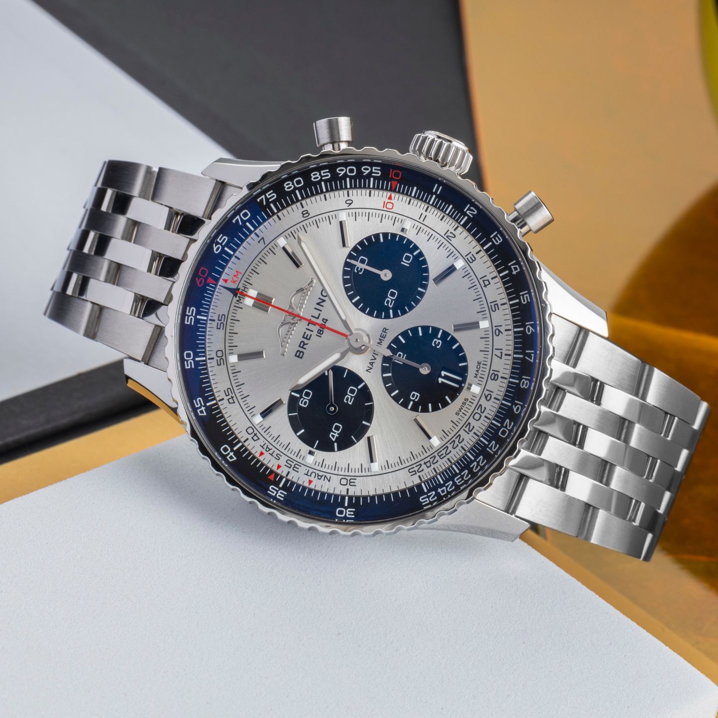 Breitling Navitimer 1 B01 Chronograph AB0138241G1A1 (2020) - Zilver wijzerplaat 43mm Staal (2/8)