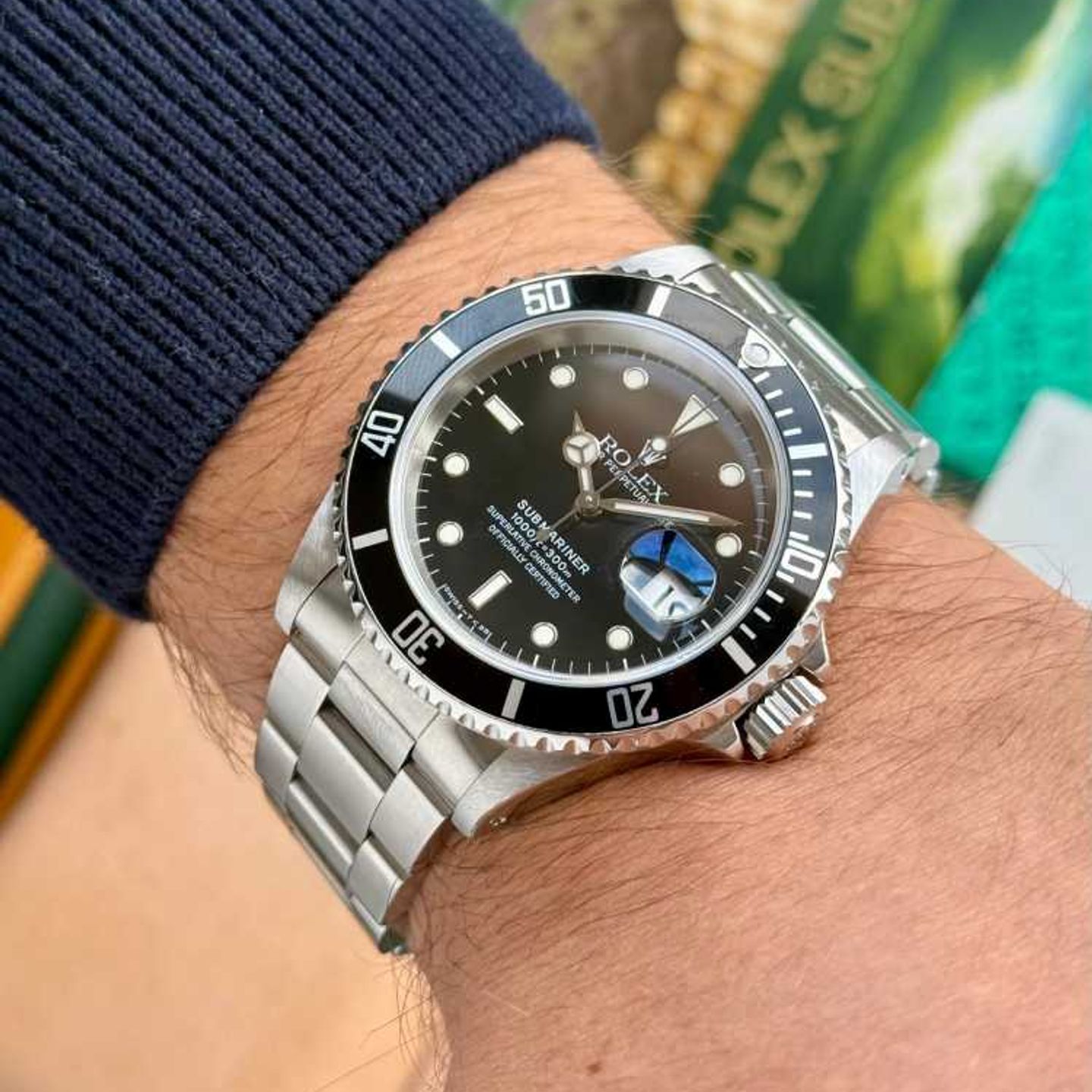 Rolex Submariner Date 16610 (1995) - Zwart wijzerplaat 40mm Staal (2/8)