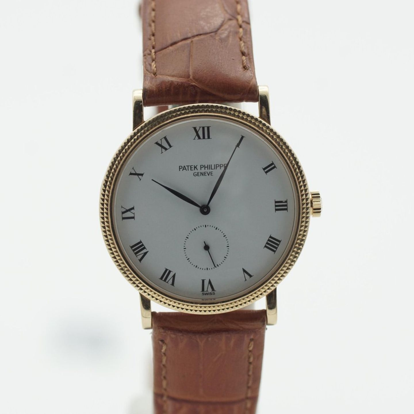 Patek Philippe Calatrava 3919J (2000) - White dial 34 mm Yellow Gold case (2/8)