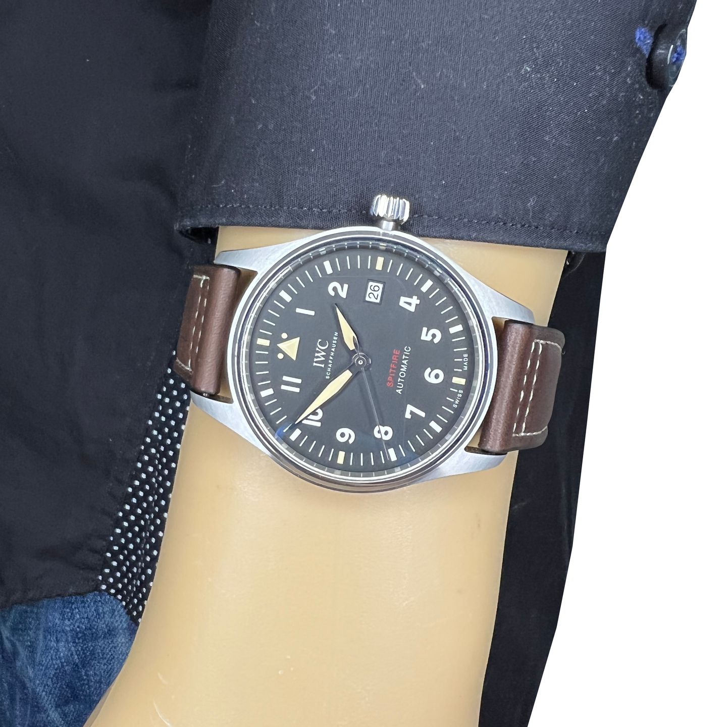 IWC Pilot IW326803 (2024) - Zwart wijzerplaat 39mm Staal (3/8)