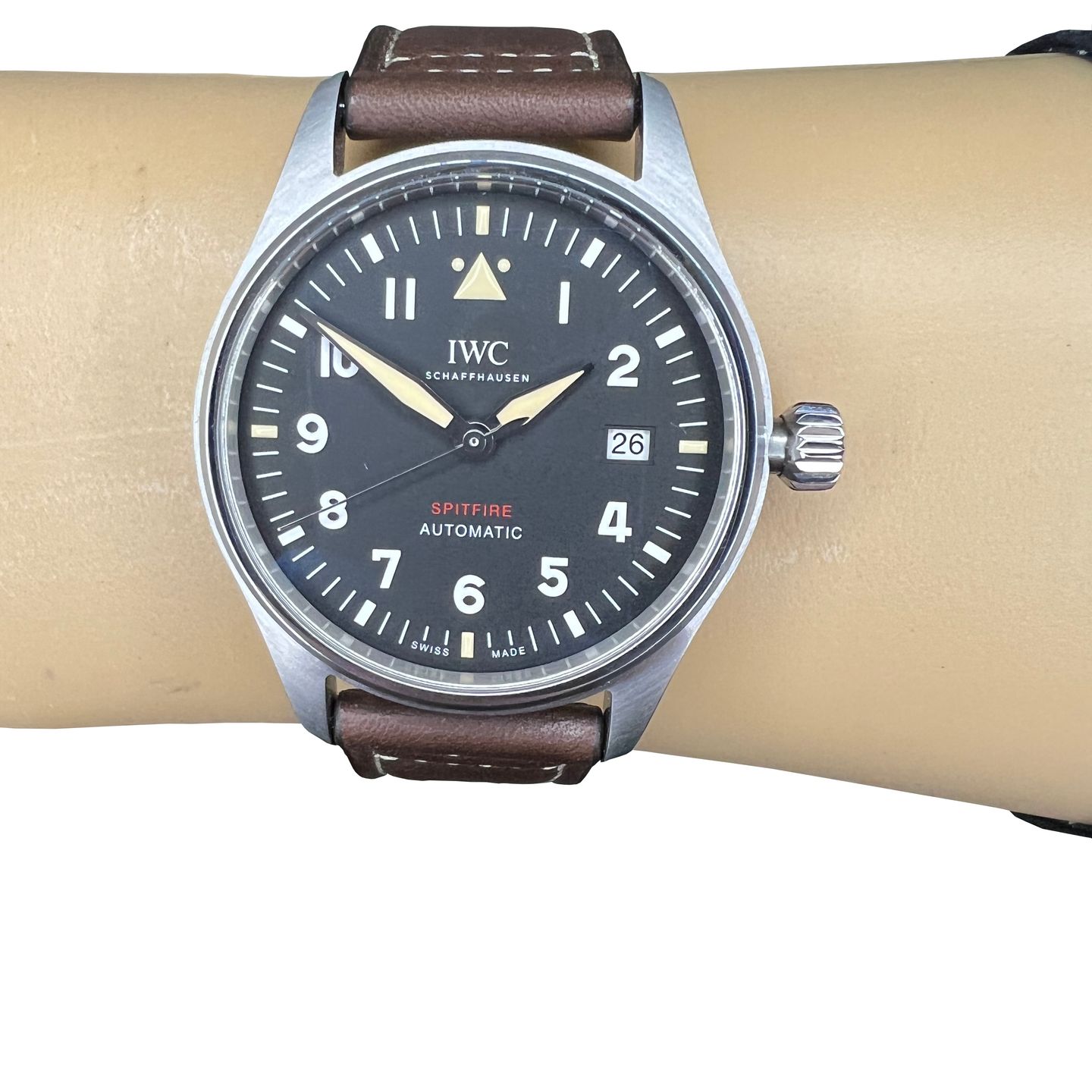 IWC Pilot IW326803 (2024) - Zwart wijzerplaat 39mm Staal (2/8)