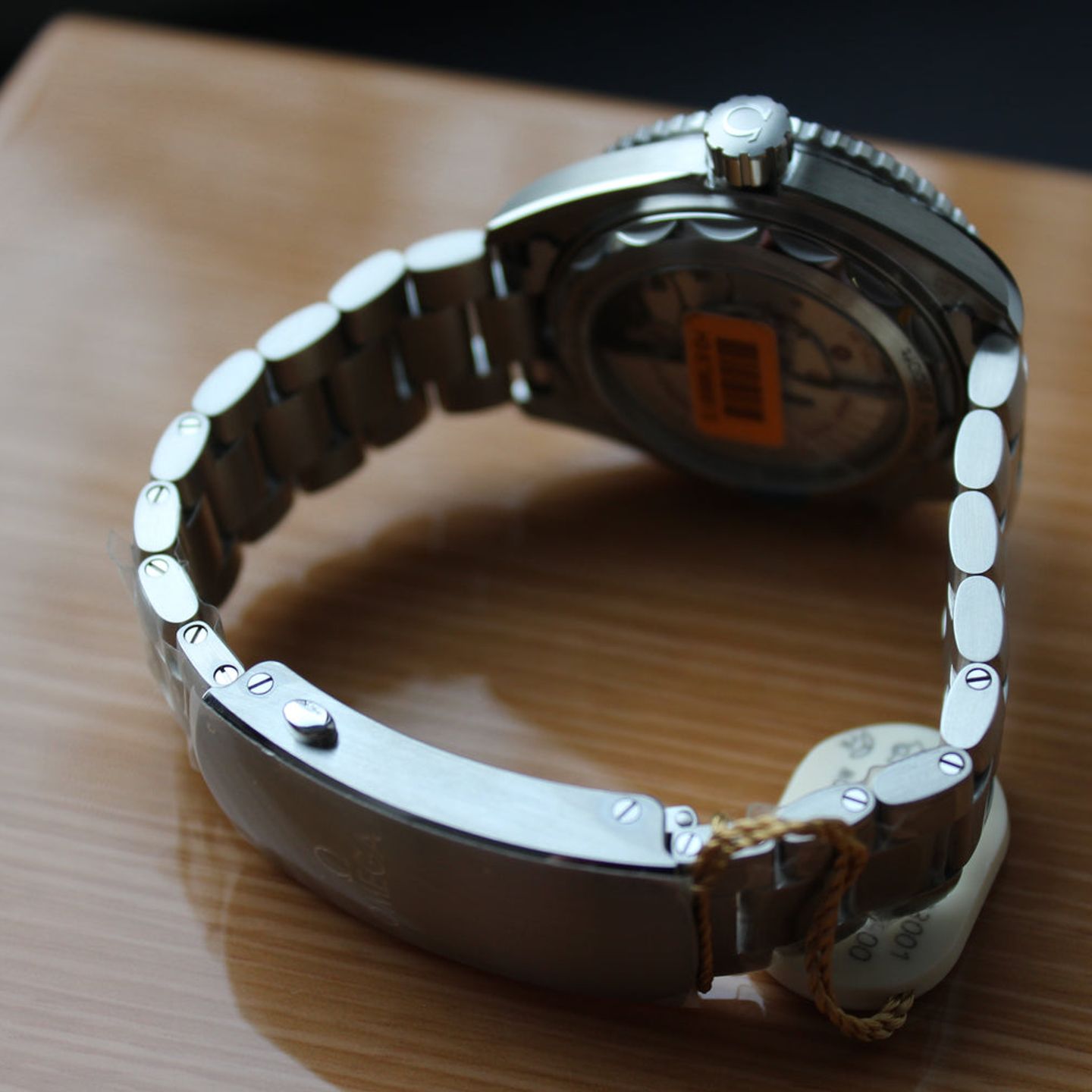 Omega Seamaster Planet Ocean 215.30.44.21.03.001 (2025) - Blue dial 44 mm Steel case (4/4)