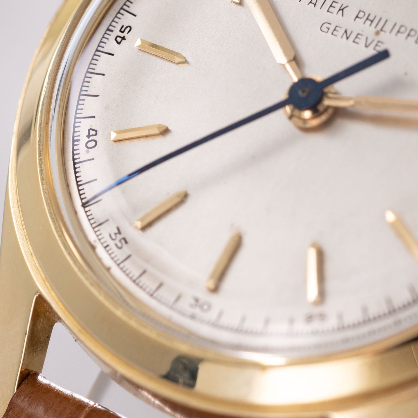 Patek Philippe Calatrava 2483 (1952) - 33mm Geelgoud (5/8)