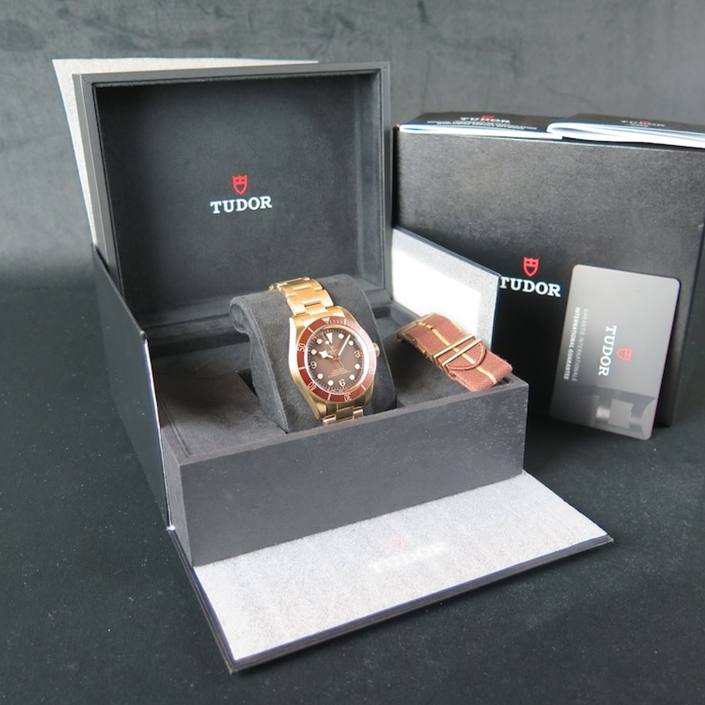 Tudor Black Bay Bronze 79012M (2022) - Brown dial 39 mm Bronze case (8/8)