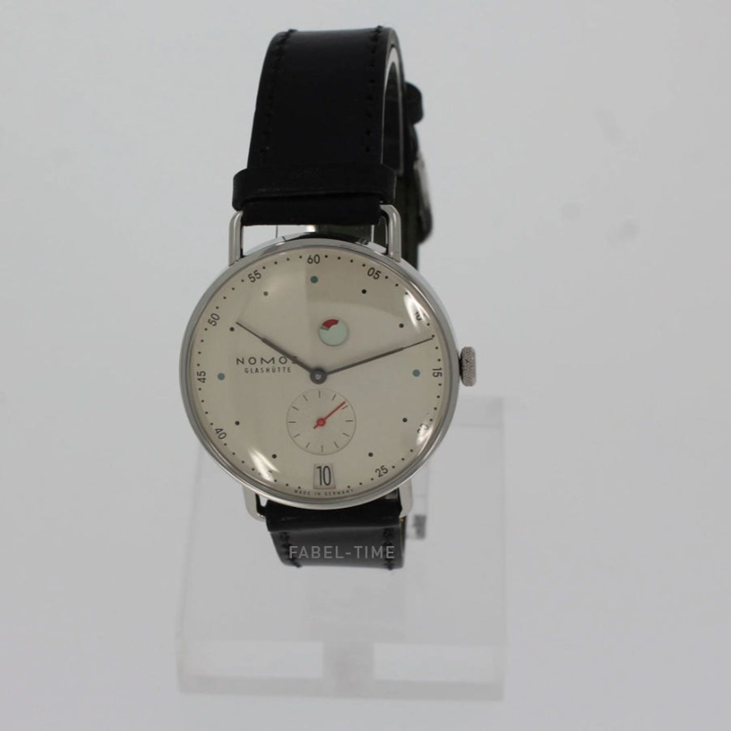 NOMOS Metro Datum Gangreserve 1101 (2025) - Silver dial 37 mm Steel case (1/4)