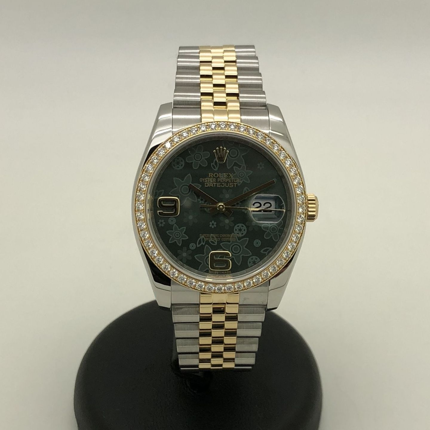 Rolex Datejust 116243 (2010) - Green dial 36 mm Gold/Steel case (2/8)