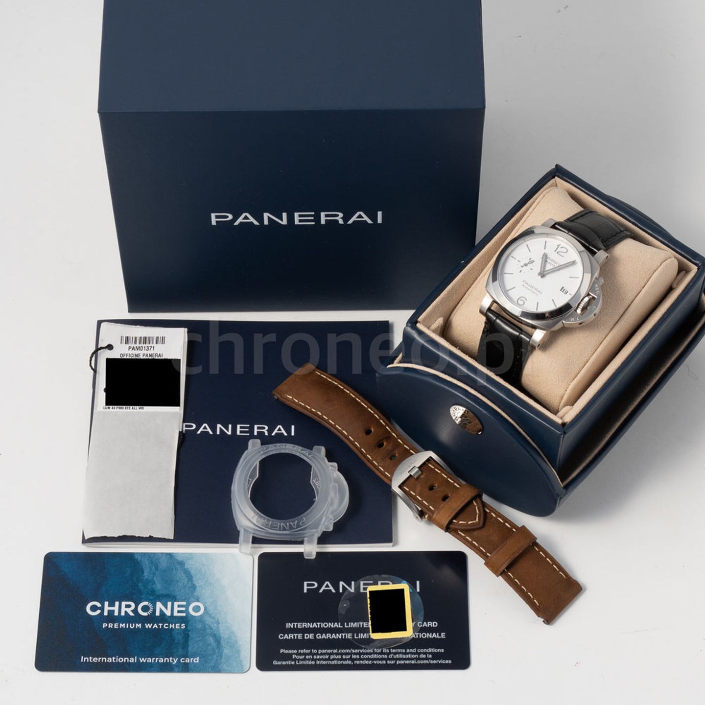 Panerai Luminor Marina PAM01371 (2024) - Wit wijzerplaat 40mm Staal (8/8)