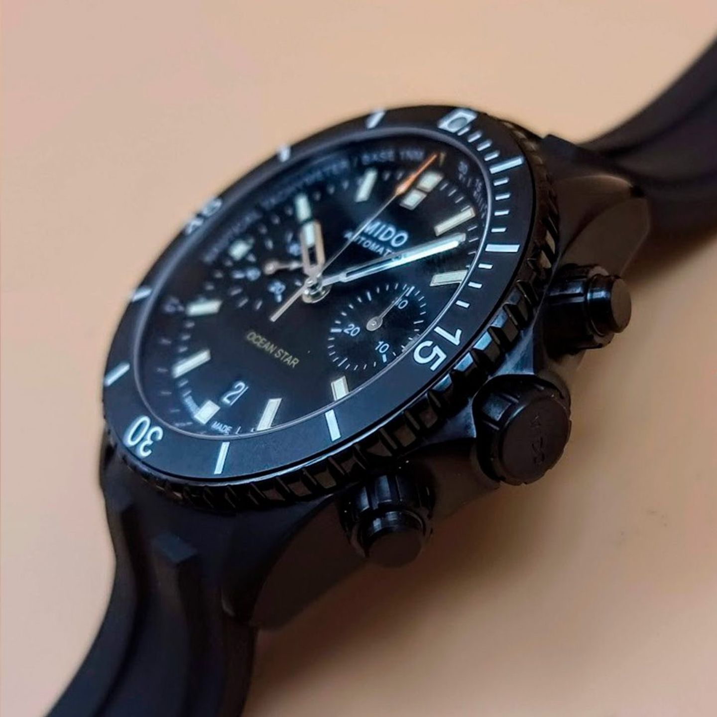 Mido Ocean Star M026.627.37.051.00 (2025) - Black dial 44 mm Steel case (3/8)