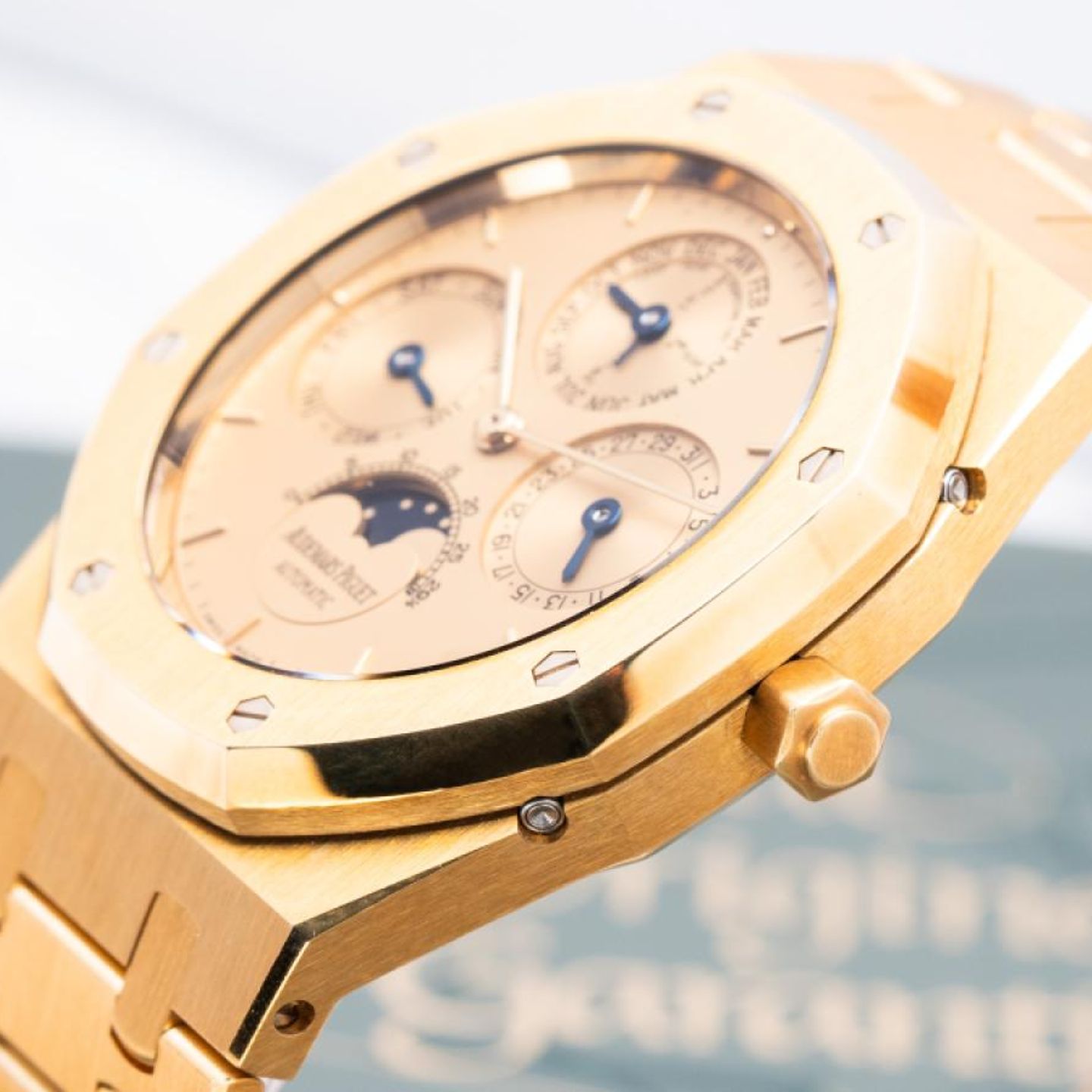 Audemars Piguet Royal Oak Perpetual Calendar 25820BA.OO.0944BA.01 - (7/8)