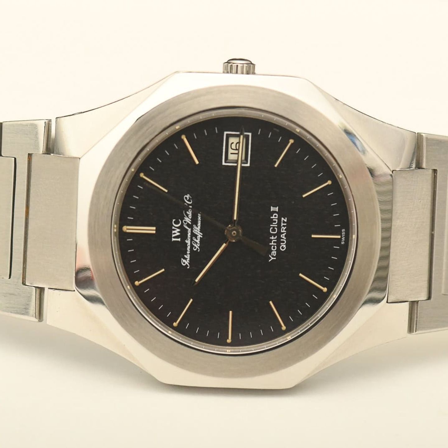 IWC Yacht Club IW3312 (1980) - Black dial 38 mm Steel case (3/8)